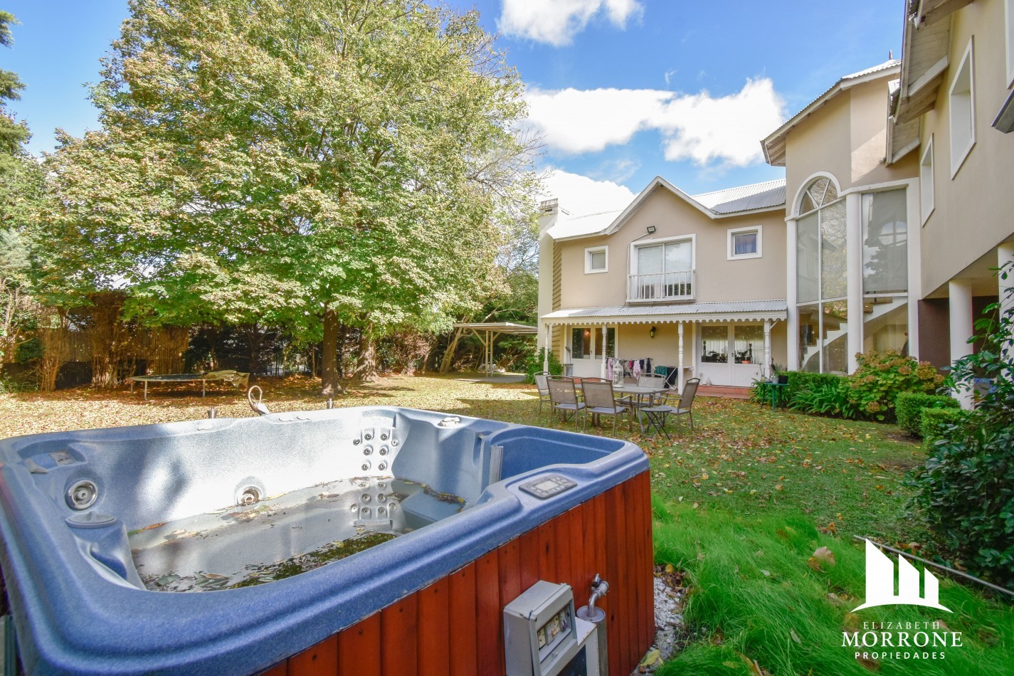VENTA IMPONENTE CASA 3 DORMITORIOS, QUINCHO, JACUZZI, COUNTRY EL RODAL -ESTEBAN ECHEVERRIA-