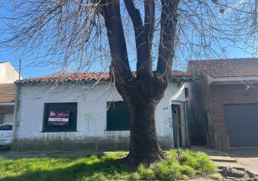 VENTA EN  SAN PABLO 109 E/ SAN BENITO Y ANTARTIDA ARGENTINA -DOS CASAS PARA DEMOLICION EXCELENTE MEDIDA DE LOTE A POCAS CUADRAS DE JUMBO LLAVALLOL