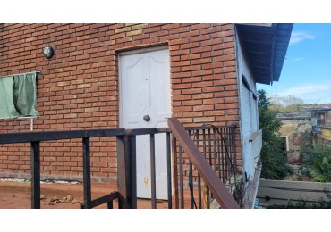 ALQUILER DEPTO MONOAMBIENTE POR ESCALERA, COLON 500 -TEMPERLEY-