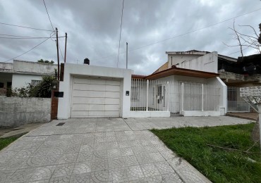VENTA HERMOSO PH TIPO CASA AL FRENTE, 2 DORMITORIOS Y PATIO, EXCELENTE UBICACION, GUEMES 662 -TEMPERLEY-