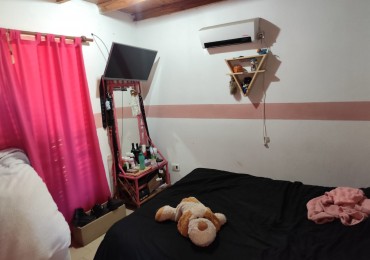 VENTA CASA TIPO CHALET CON DEPARTAMENTO AL FONDO, GARAJE SEMICUBIERTO, RUBEN DARIO 1100 -TEMPERLEY-