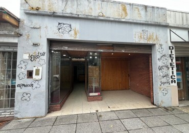 VENTA LOCAL MAS GALPON Y FONDO LIBRE, EXCELENTE UBICACION A 2 CUADRAS Y MEDIA DE AV ALMIRANTE BROWN AL 3800, TRIUNVIRATO 382 -TEMPERLEY-