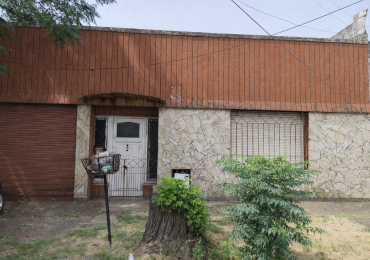 VENTA EN BLOQUE, OPORTUNIDAD, CASA CON LOTE PROPIO Y LOTE LINDERO, BOLAÑOS 3200 -MONTE CHINGOLO-