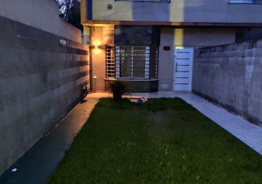 ALQUILER PH AL FRENTE 2 DORMITORIOS, PATIO Y GARAGE, MALVINAS ARGENTINAS 1464 -TEMPERLEY-